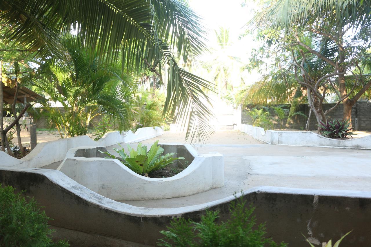 Hotel El Shaddai Mannar Esterno foto