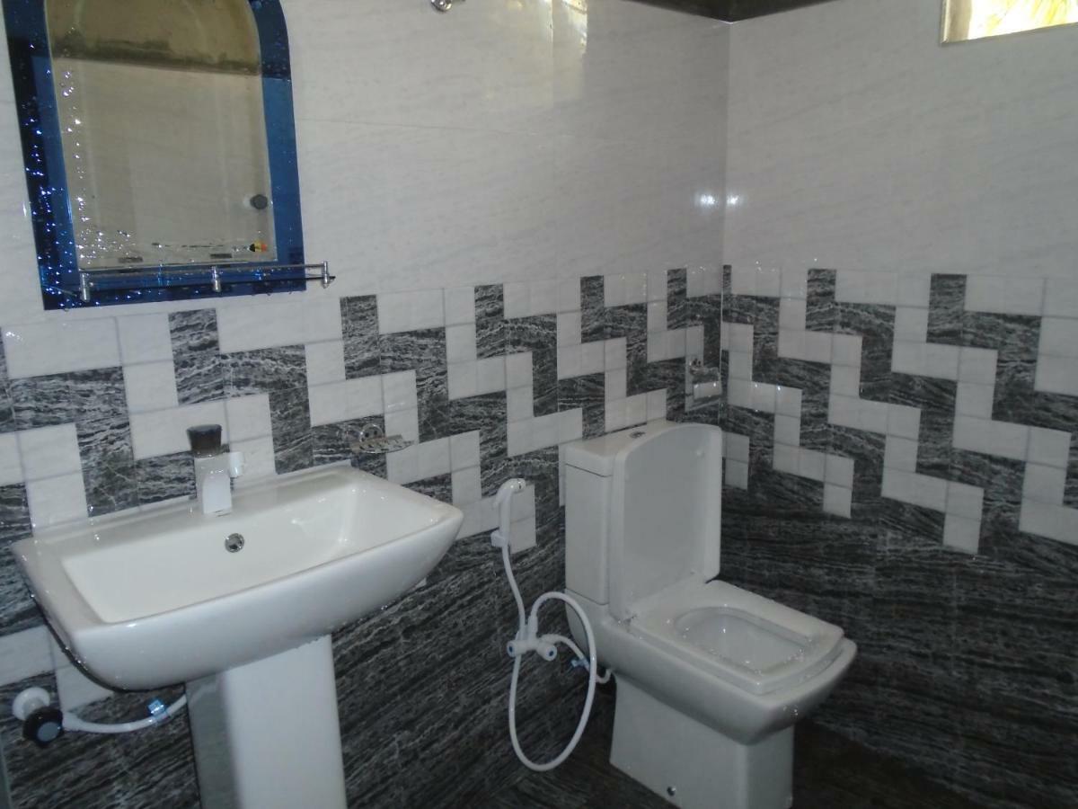 Hotel El Shaddai Mannar Esterno foto