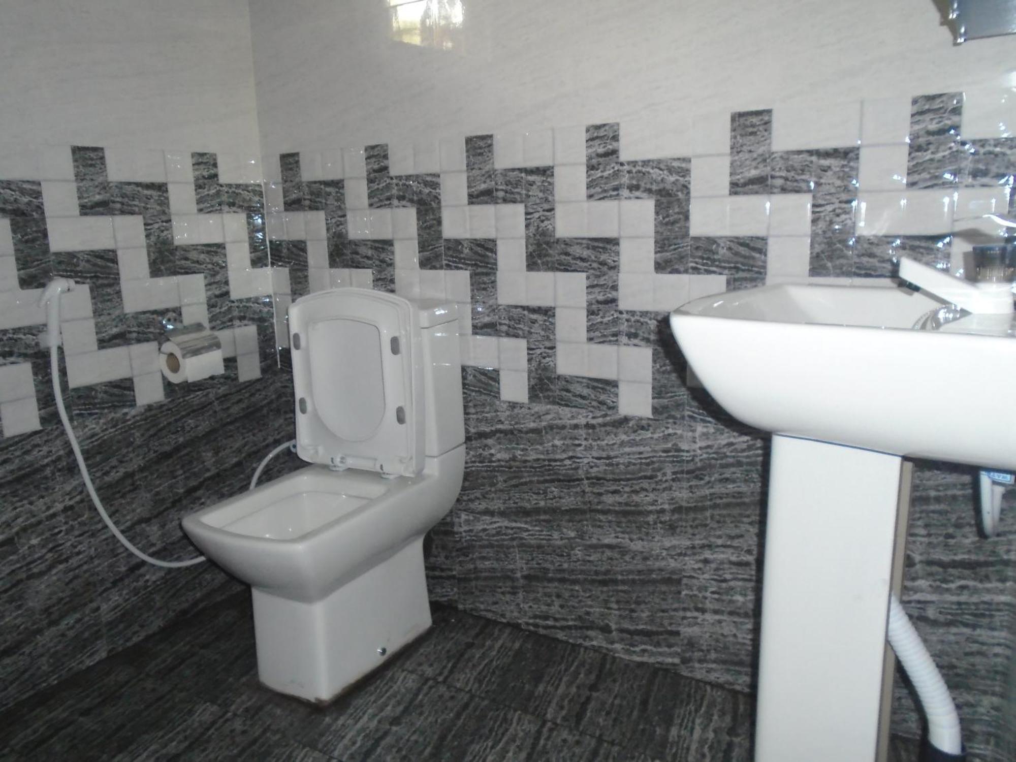 Hotel El Shaddai Mannar Esterno foto